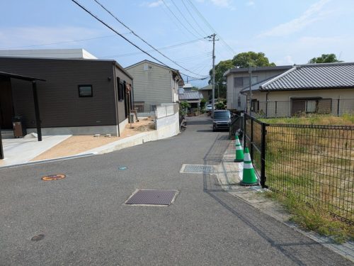 東側道路：市道戎ヶ丘7号線（位置指定道路）