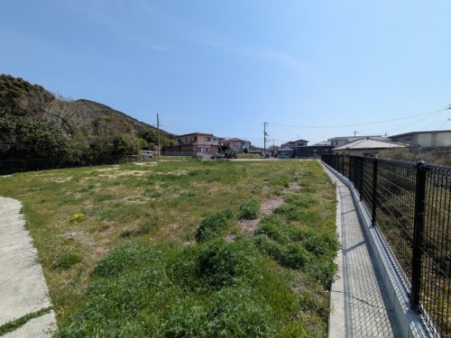 南西側から見た現地