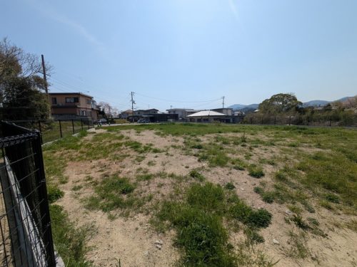 北西側から見た現地