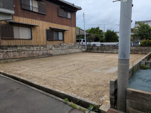 南東側より見た現地(外観)