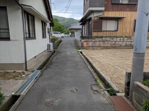 前面の道（国道28号線方面）※道路判定を受けていません。