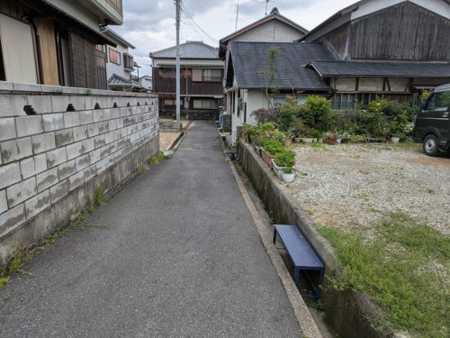 前面の道（奥は行き止まりです。）※道路判定を受けていません。